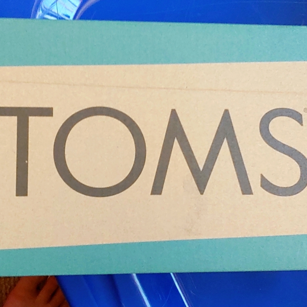 Toms size 8